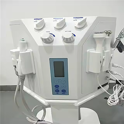 Majhna kozmetična naprava za piling za hidrafacial in anti-aging tretmaje obraza